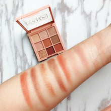 Load image into Gallery viewer, Whuda Mini Eyeshadow Palette