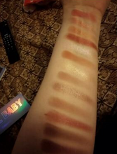 Load image into Gallery viewer, Chill Baby 14 Color Nude Shining Eyeshadow Palette